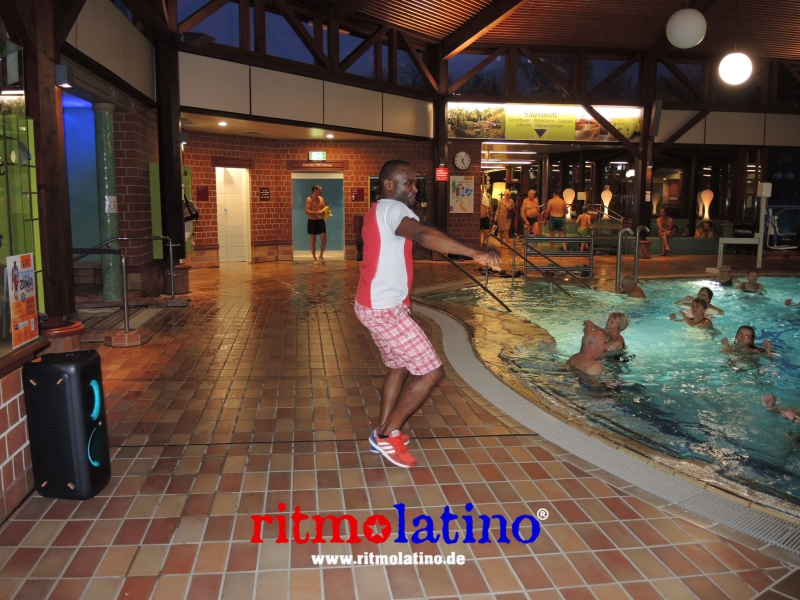 AGUA FITNESS - RITMO LATINO®