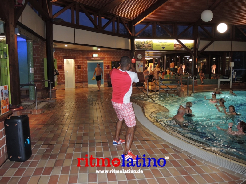 AGUA FITNESS - RITMO LATINO®