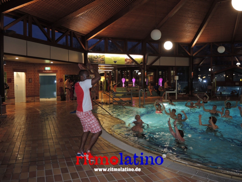 AGUA FITNESS - RITMO LATINO®