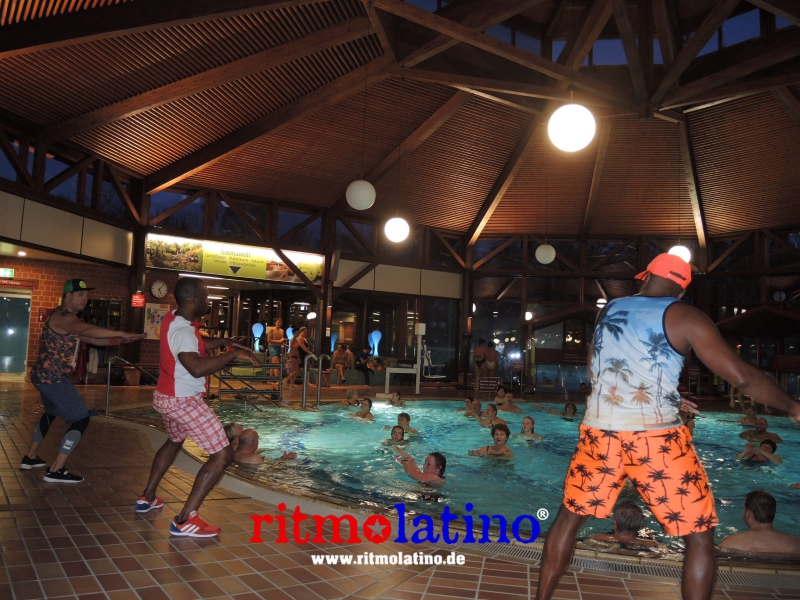 AGUA FITNESS - RITMO LATINO®
