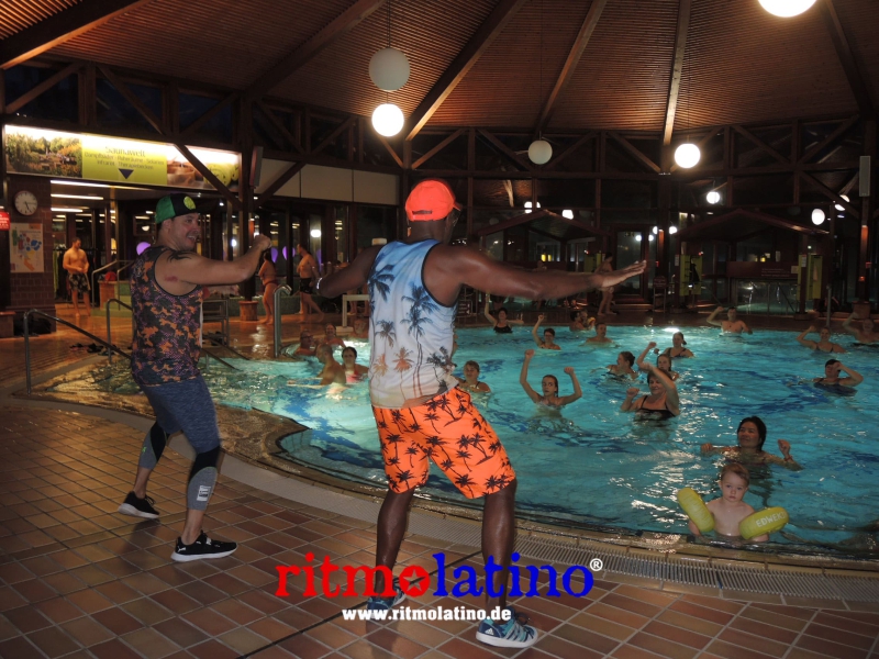 AGUA FITNESS - RITMO LATINO®