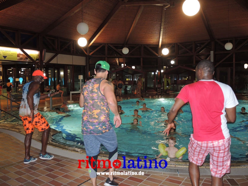 AGUA FITNESS - RITMO LATINO®