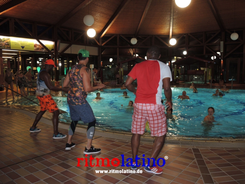AGUA FITNESS - RITMO LATINO®