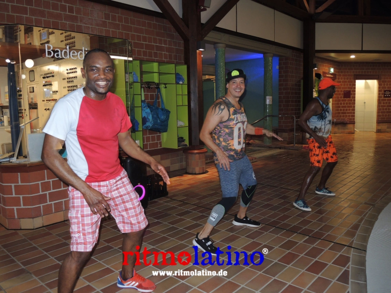AGUA FITNESS - RITMO LATINO®
