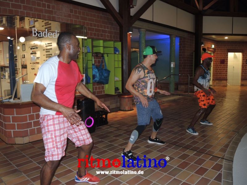 AGUA FITNESS - RITMO LATINO®