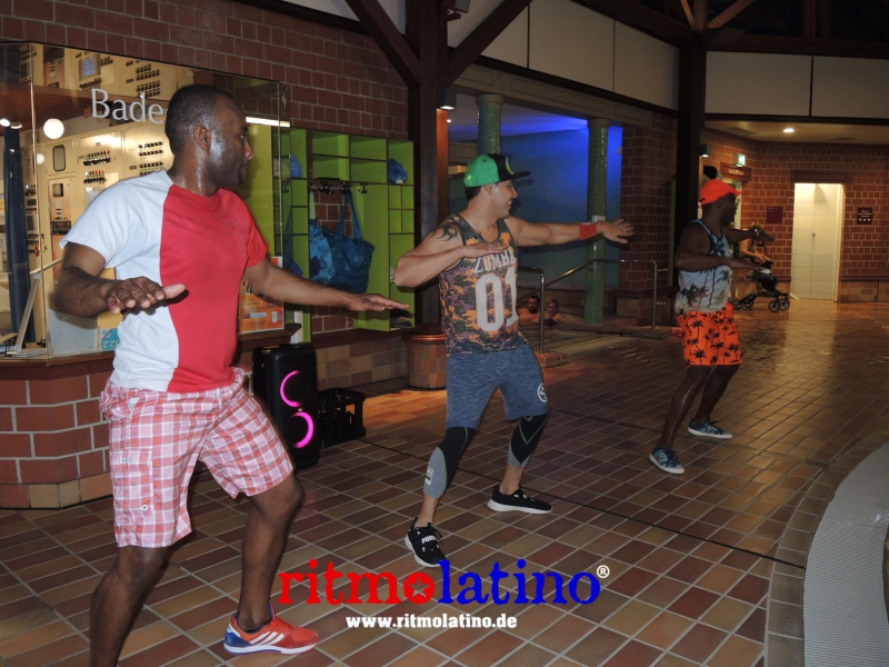 AGUA FITNESS - RITMO LATINO®