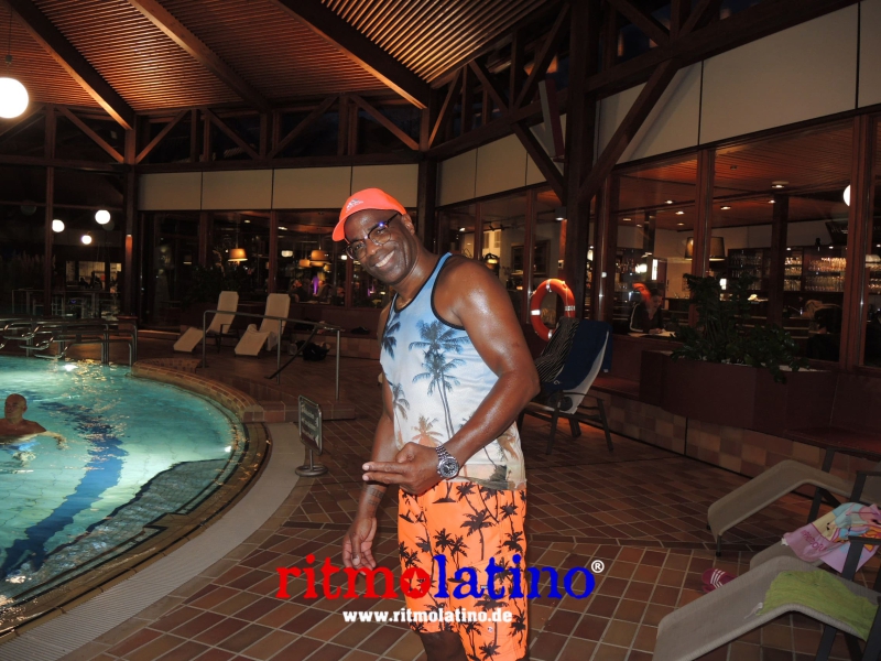 AGUA FITNESS - RITMO LATINO®