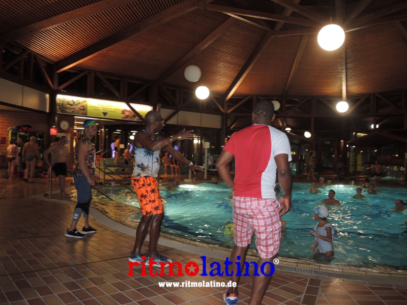 AGUA FITNESS - RITMO LATINO®