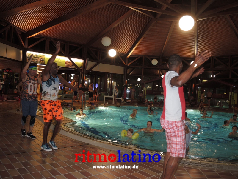 AGUA FITNESS - RITMO LATINO®