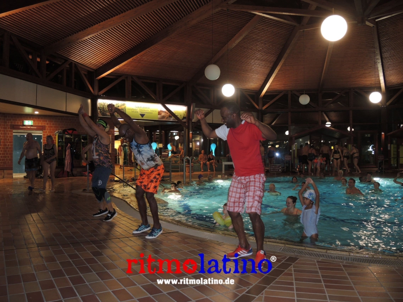 AGUA FITNESS - RITMO LATINO®