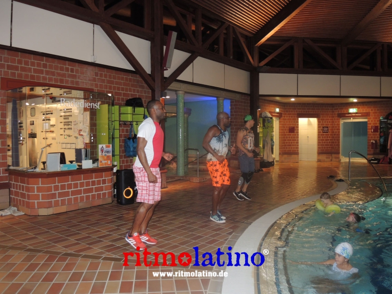 AGUA FITNESS - RITMO LATINO®