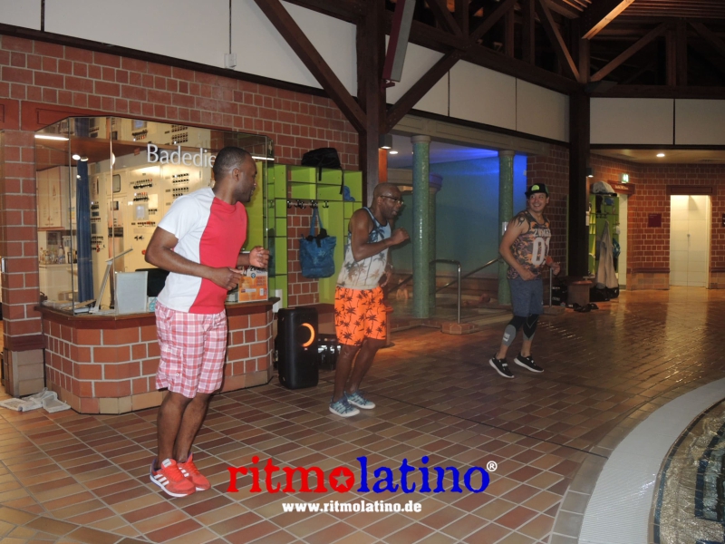 AGUA FITNESS - RITMO LATINO®