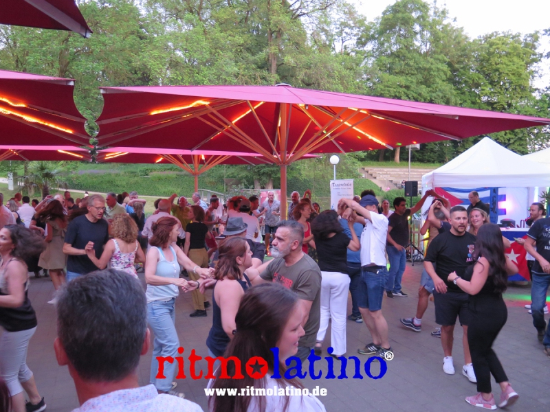 Barfuesser-Biergarten-im-Glacis-Park-20